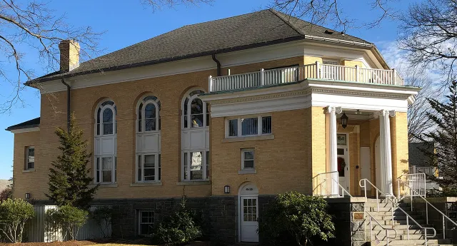 Madison Memorial Town Hall