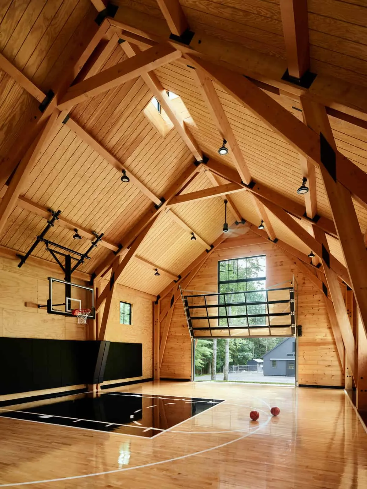 BARNS, FARMS & SPECIALTY SPACES
