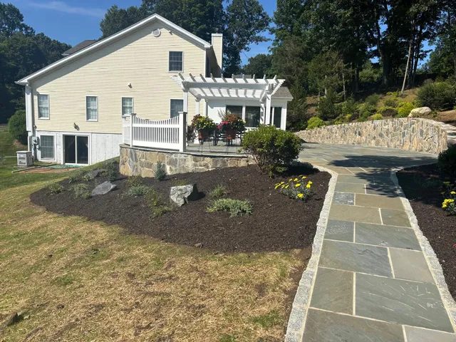 Lucho's Landscaping work photo