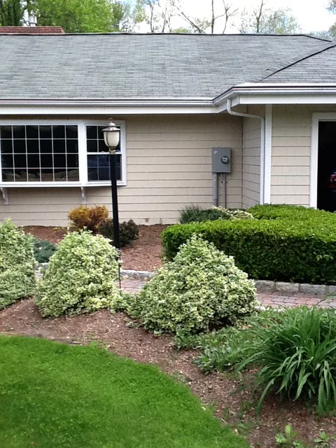 work photo from smittys-landscaping.com