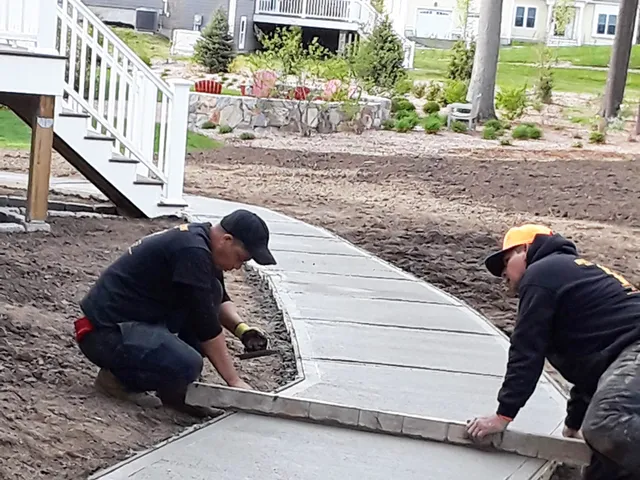 work photo from asphaltdrivewaysolutions.com