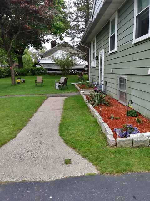 Boo Boos landscaping and house cleaning work photo