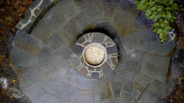 Bluestone Patio Fire Pit & Wall (overhead view)