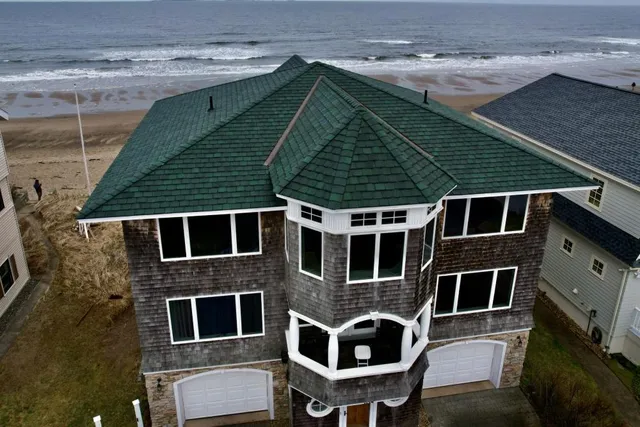 CertainTeed Grand Manor luxury shingles installed by WG Construction in Rye, NH
