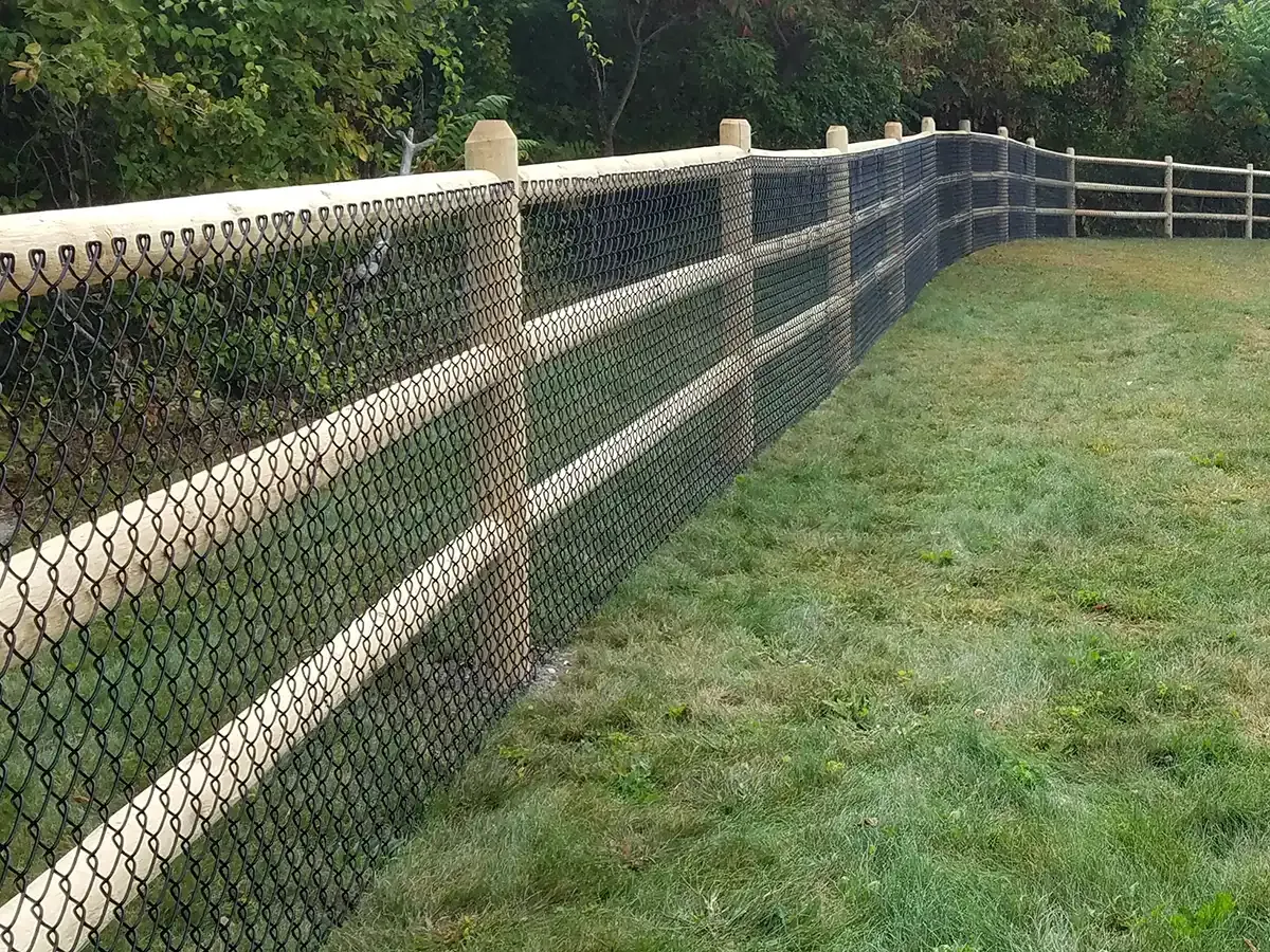 work photo from fitzgeraldfencesinc.com