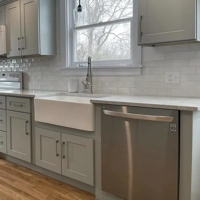 Completed kitchen remodeling project by Amaral Services