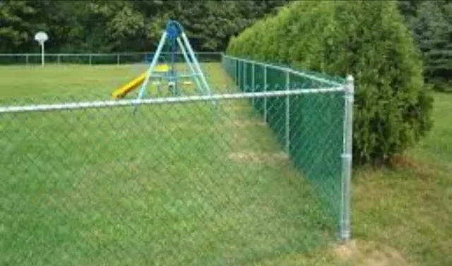 work photo from fencecontractorrochesternh.com
