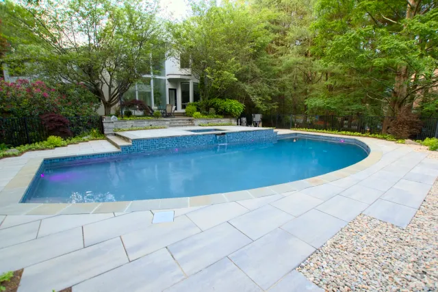4LT_PoolFrontQuarter.JPG
