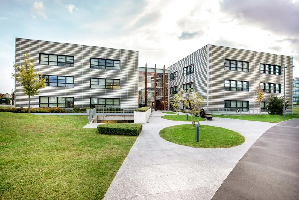 commercial landscapimg services Boston