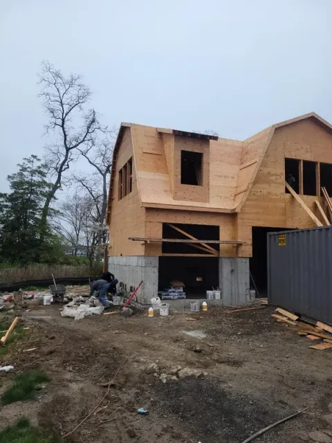 work photo from reyesroofingkings.com