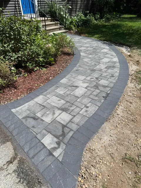 work photo from limitlesslandscapeconstruction.com