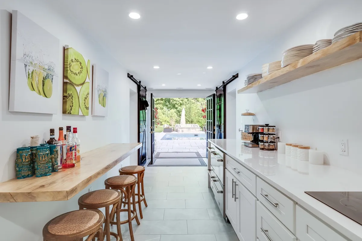 work photo from budgetkitchencabinetscapecod.com