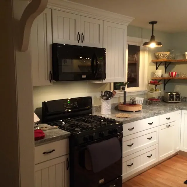 work photo from marbleheadkitchens.com
