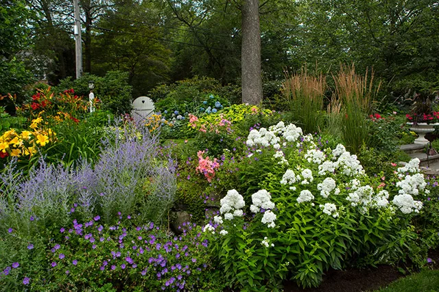 work photo from finegardeners.com