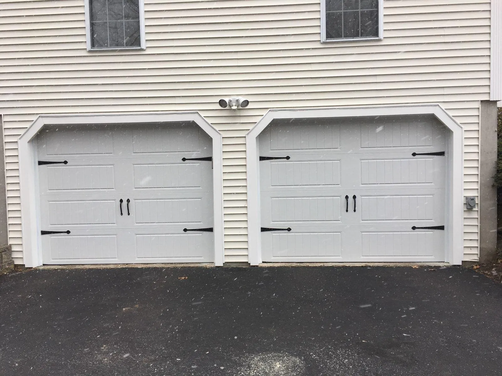 work photo from lizziesgaragedoors.com