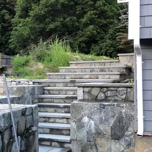 SUMMERFIELD LANDSCAPING researched project photo