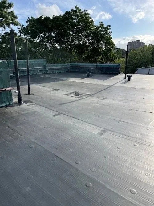 A one-ply flat roof.