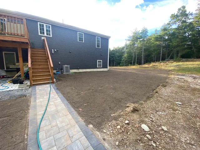 work photo from universalexcavatinghardscape.com