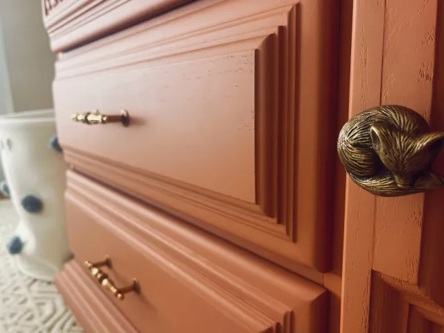pink+dresser+close+up.jpg
