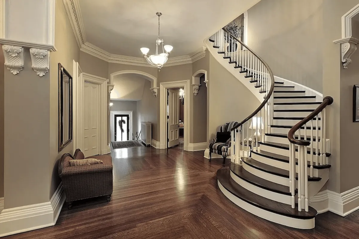Royal Painting Co. / Painting and renovation company