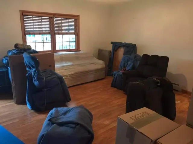 Good Guy Movers work photo