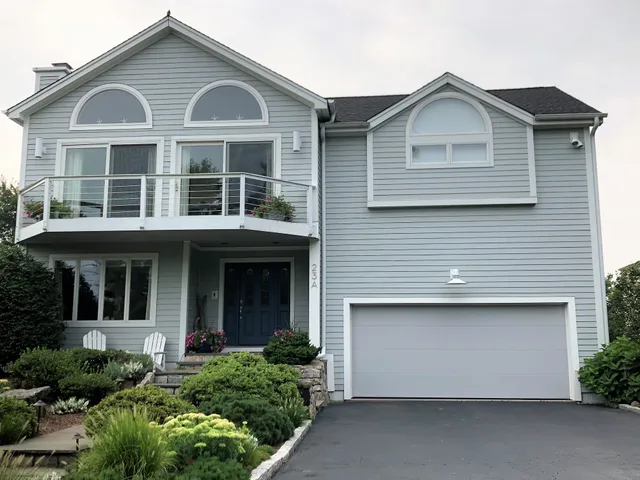 Burr Roofing, Siding, & Windows work photo