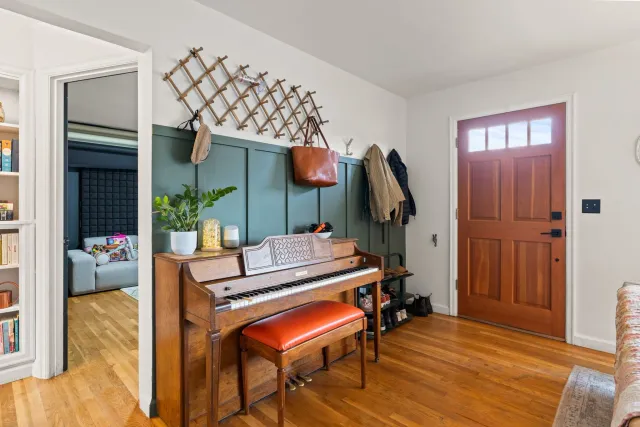 6-web-or-mls-12226-se-salmon-st.jpg