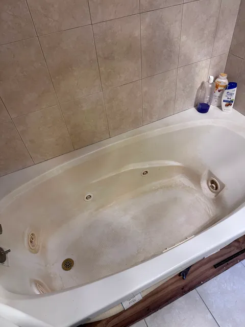 Living space before cleaning
