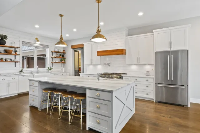 Modern white farmhouse kitchen.jpeg