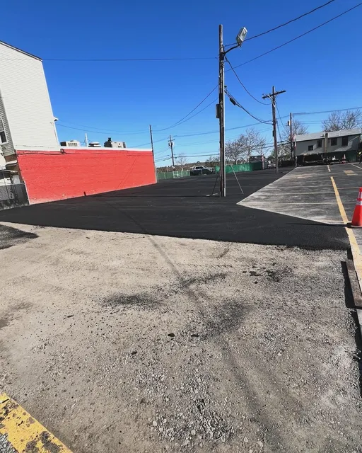 work photo from vasquezsealcoating1.com