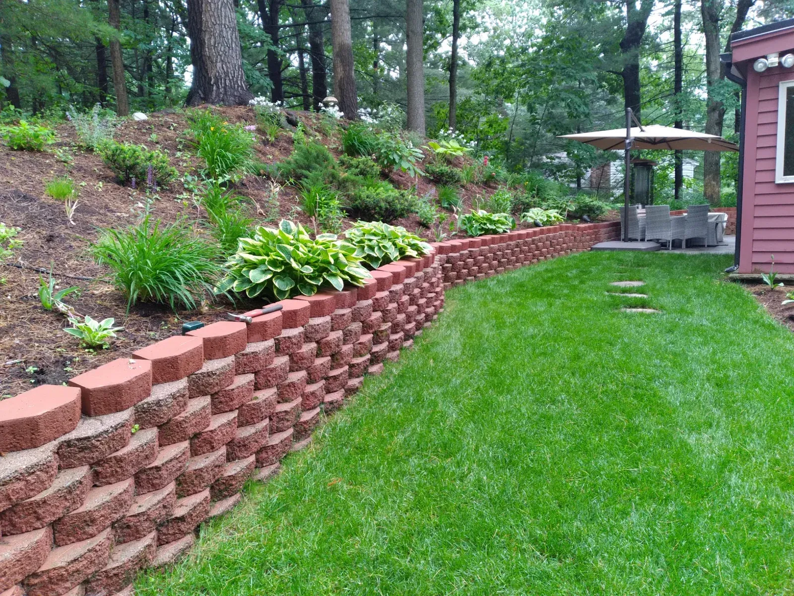 work photo from leonels-landscaping.com