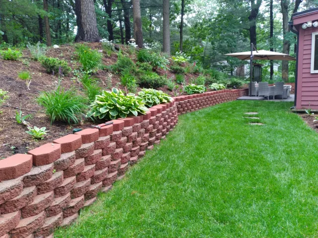 work photo from leonels-landscaping.com