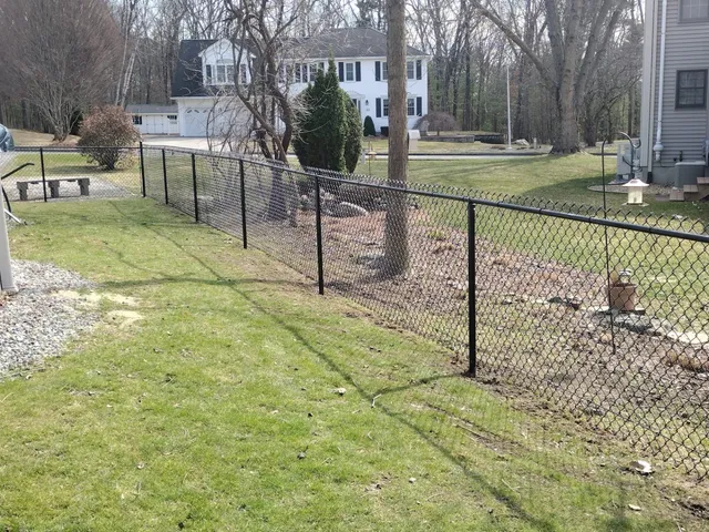 work photo from patriotfencecompany.com