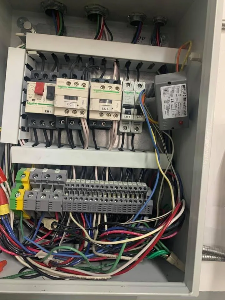 work photo from dandradeelectric.com