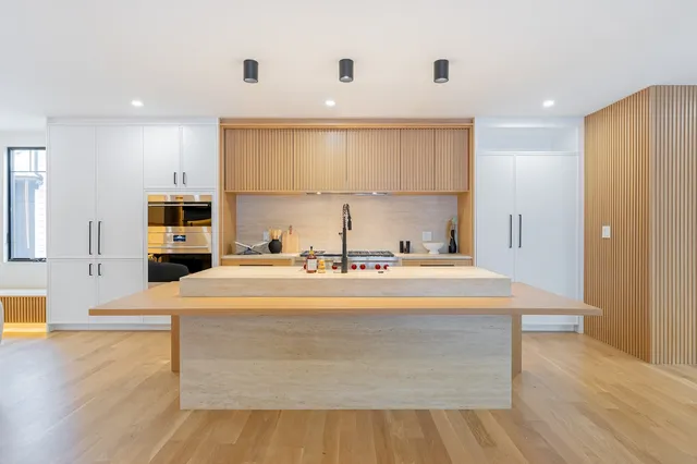 Elleganza Cabinetry