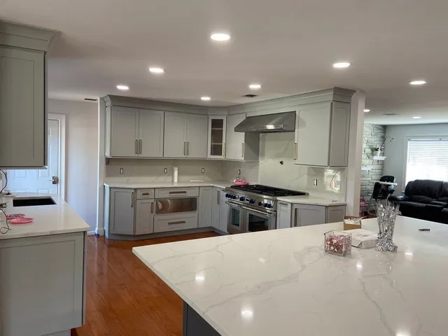 work photo from paulsqualitykitchens.com