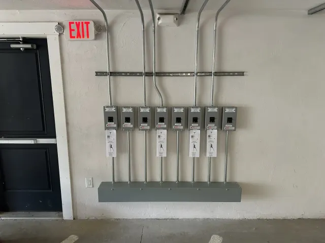 work photo from linscottelectric.com