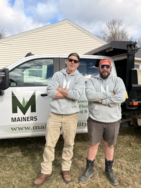 Mainers work photo