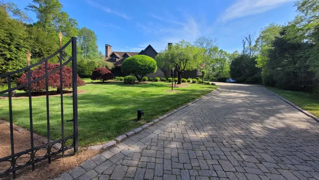 work photo from rolyslandscaping.com