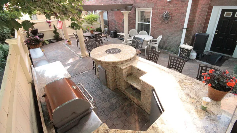 Outdoor kitchen and bar