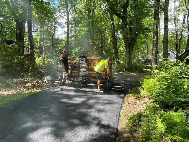 BILL KEYES ASPHALT PAVING work photo