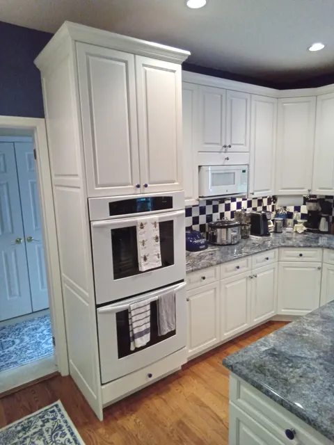 Custom Kitchen Cabinets