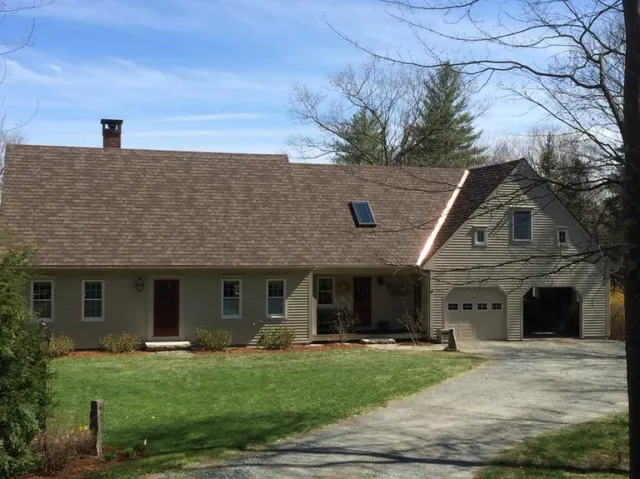 work photo from queencityroofingnh.com