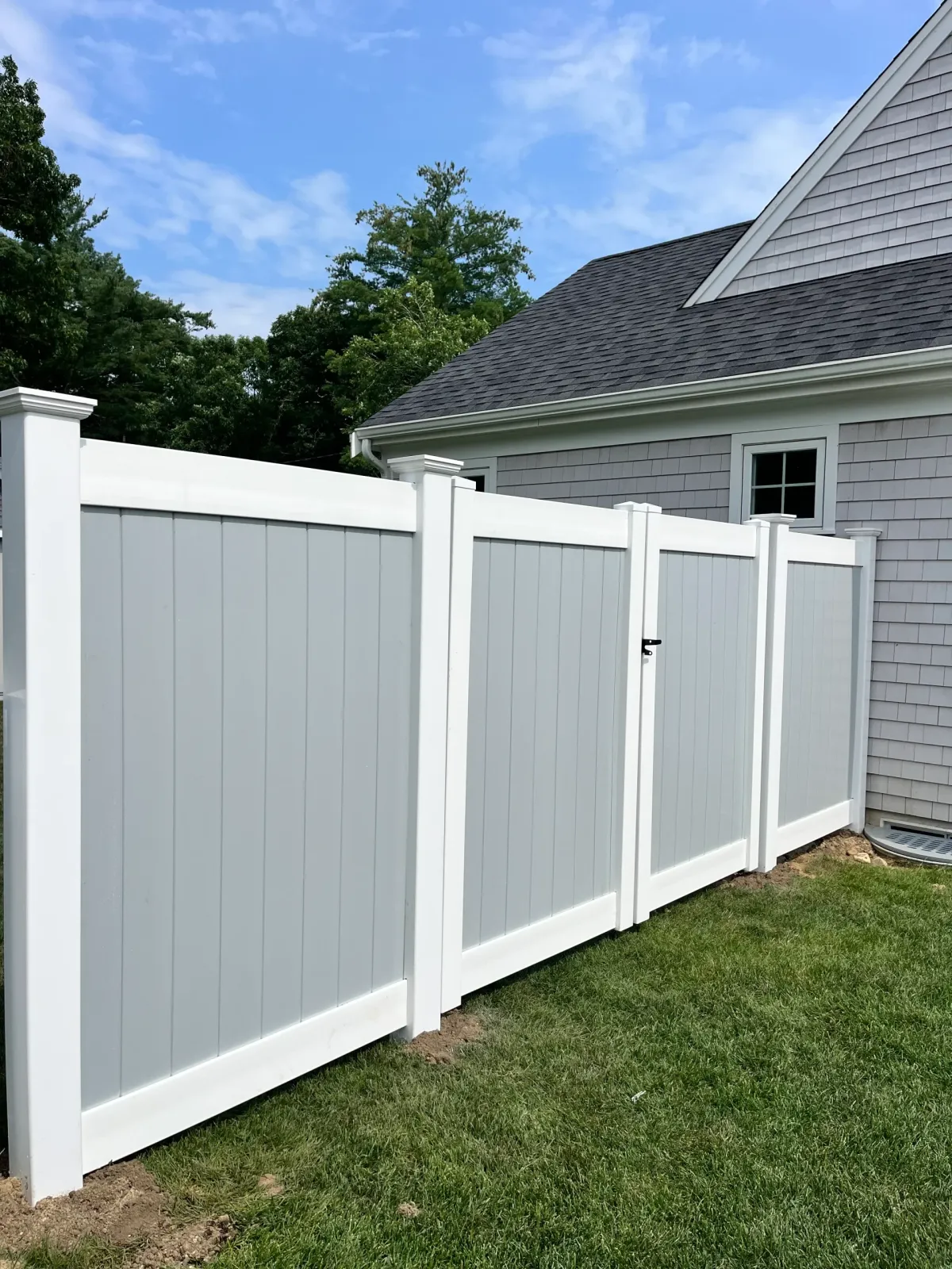 Vinyl fence installation project