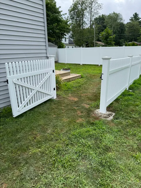 Master Fence Co work photo