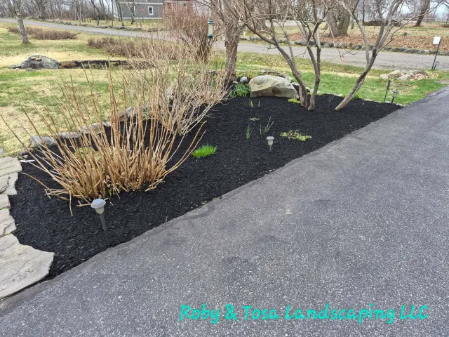 work photo from robyandtosalandscaping.com