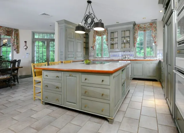 Cabinet Refinishing