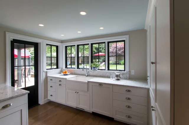 Right Angle Kitchens & Design Inc.