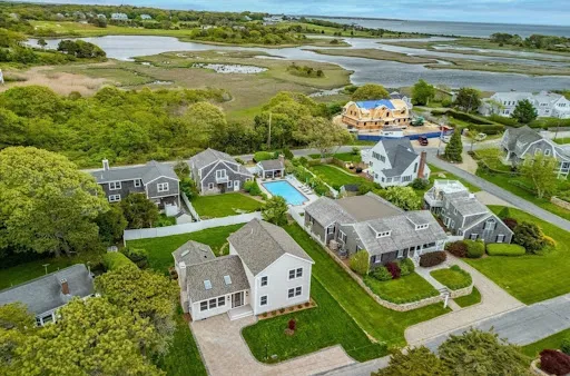 Thiago Monteiro - William Raveis Real Estate work photo