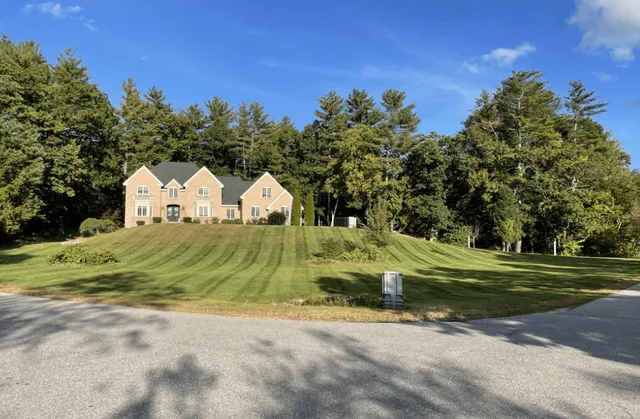 work photo from carlsmithlawnserviceandsnowremoval.com